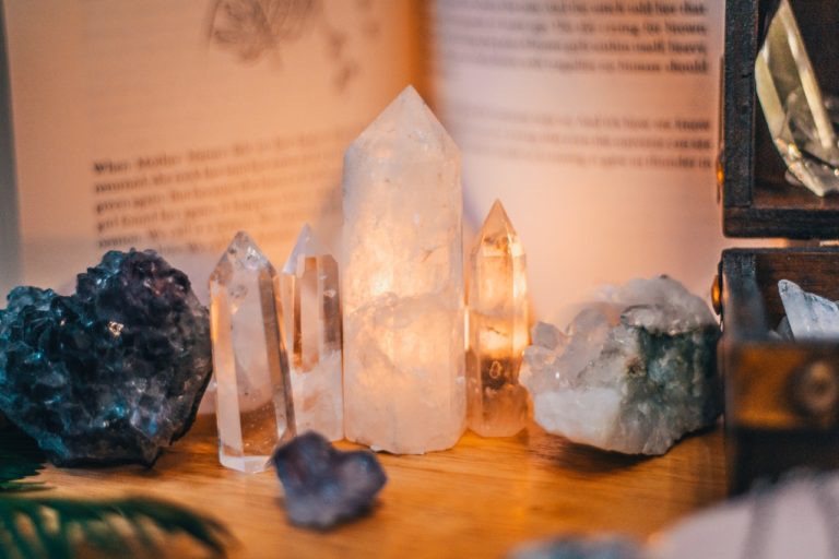 Harness The Power Of Quartz Crystal Points: A Complete Guide