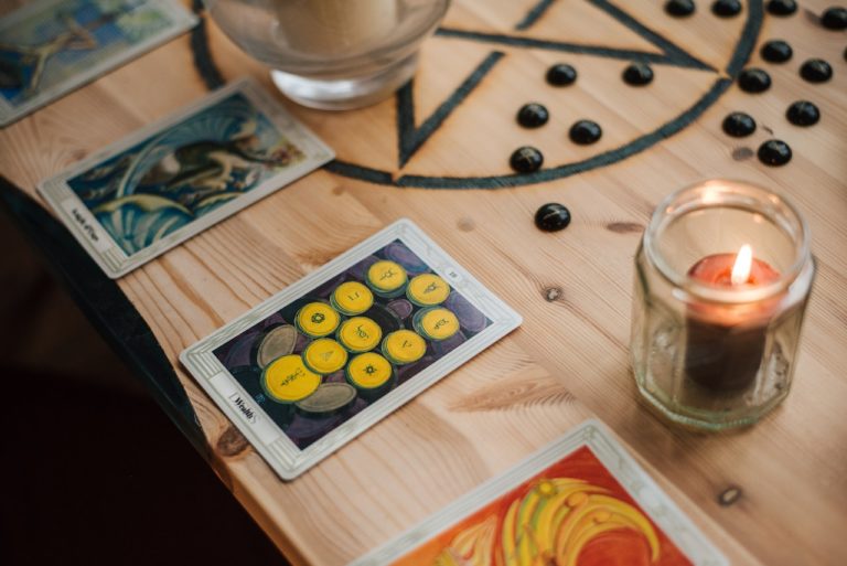 Interesting Tarot Card Reading Facts That You Must Know