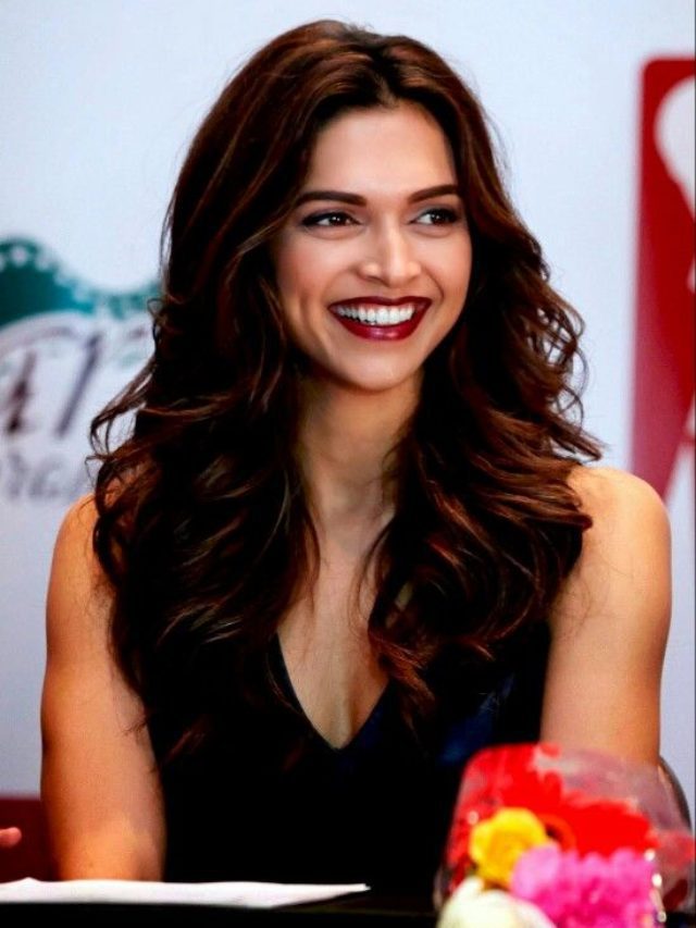 Hairstyle of Deepika Padukone