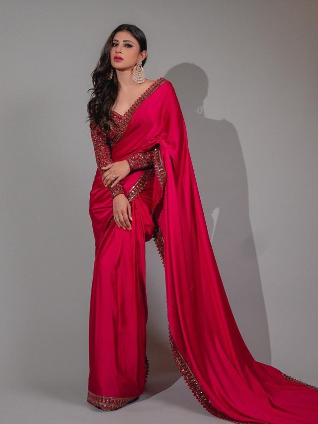 Mouni Roy1